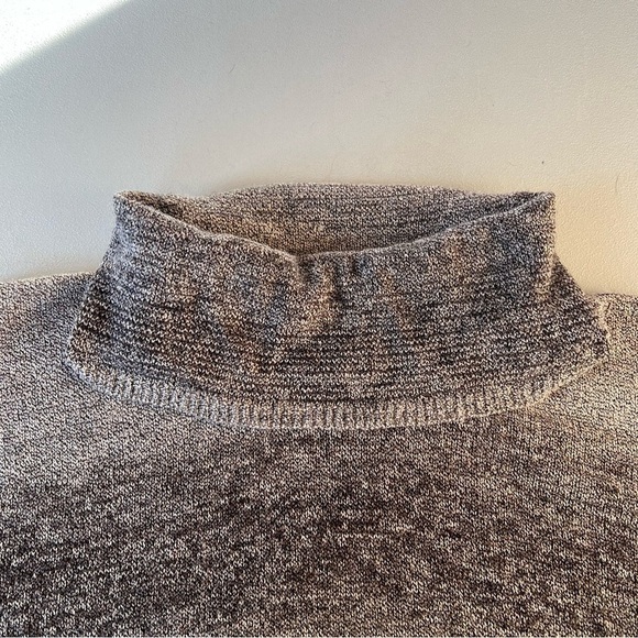 Leo & Nicole Poncho Ombré Knit Cape - Picture 4 of 11